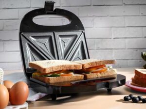 Geepas GGM6002 Portable Powerful 700W 2 Slice Grill Sandwich Maker with Non-Stick Plates