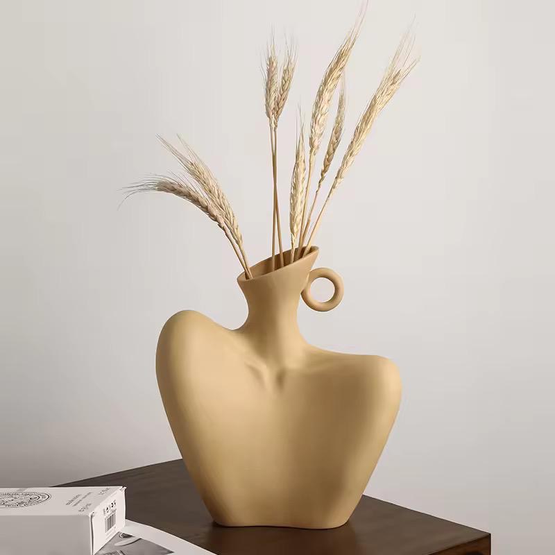 Collarbone Vase