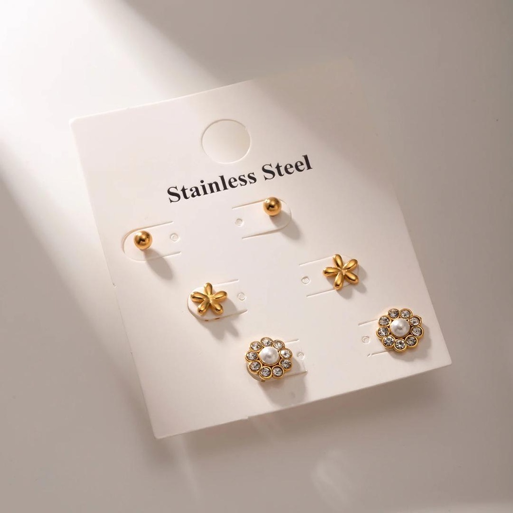 Daisy Studs