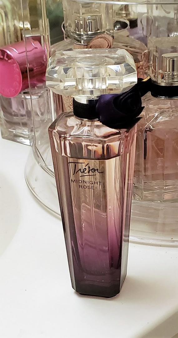 https://dantty.com/product/tresor-midnight-rose--lancome-12mls-oil-perfume/4933