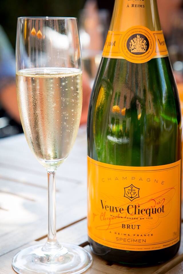 Vueve Cliquot Champagne 750 mls