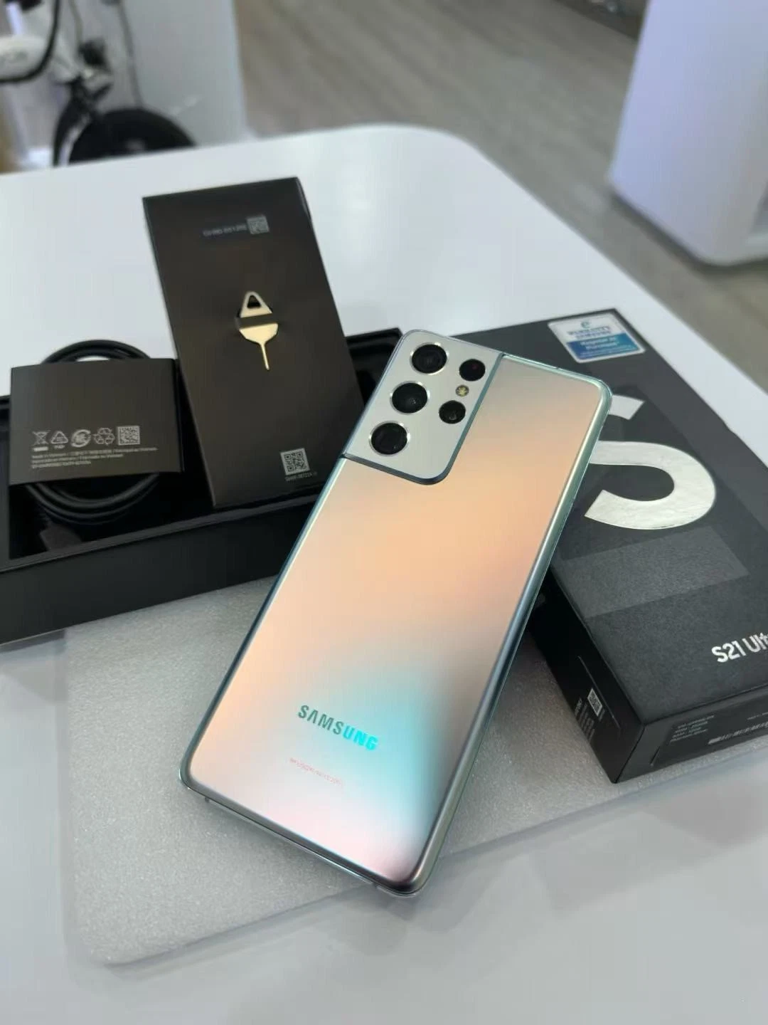 Samsung Refurbished Galaxy S21 Ultra 5G - 6.8" 8GB RAM 128GB ROM 108M (UK used)