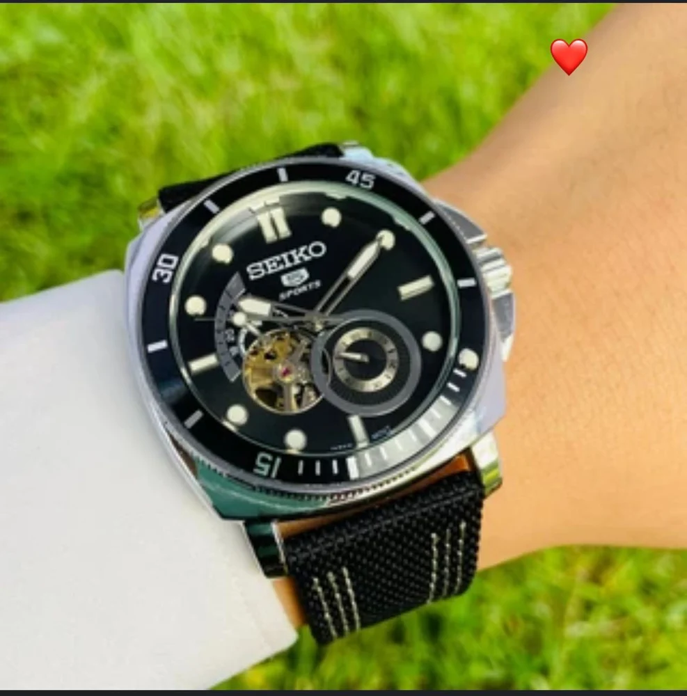 Seiko 5 Round Watch for men