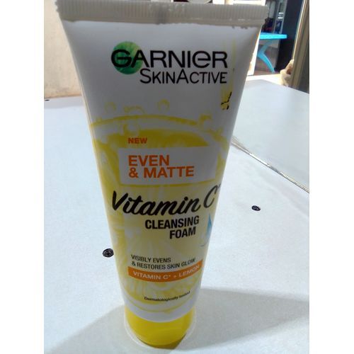Garnier Skin Active Even & Matte Vitamin C Cleansing Foam 100ml