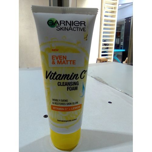 Garnier Skin Active Even & Matte Vitamin C Cleansing Foam 100ml