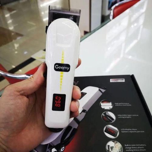 Geemy Rechargeable Cordless Shaving Machine With Battery Indicator Light - White