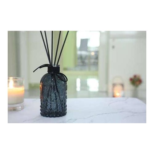 150ml Aromatic Scent Of Reed Dffuser Glass Bottle Glass Flavour Diffuser With Sticks, Oil Diffuser For Home, Bedroom, Office, Hotel,Freshener On The Marble Table Gift Box