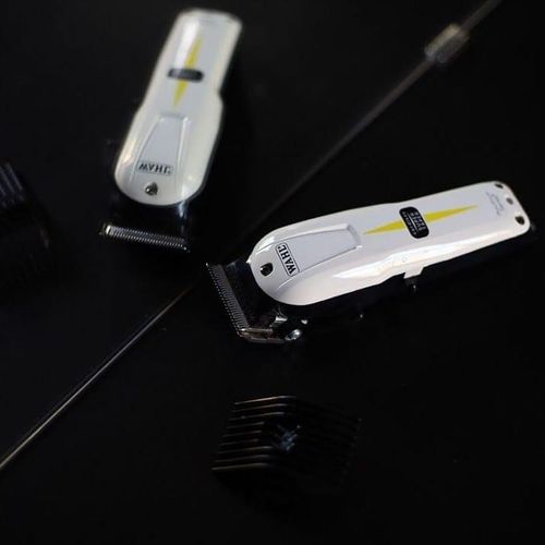 Wahl Professional Cordless Super Taper Clipper - White