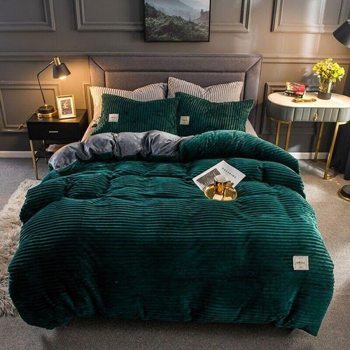 4PC Coral Velvet Duvet Set(GREEN)-1 Bedsheet,2 Pillowcases And 1 Duvet (5*6)