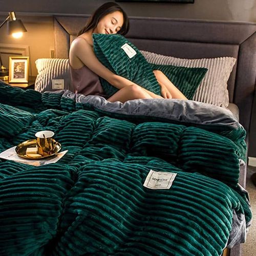 4PC Coral Velvet Duvet Set(GREEN)-1 Bedsheet,2 Pillowcases And 1 Duvet (5*6)