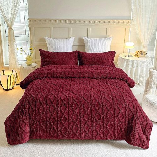 6*6 Tufted Duvet With 1 Bedsheet & 2 Pillowcases- Maroon
