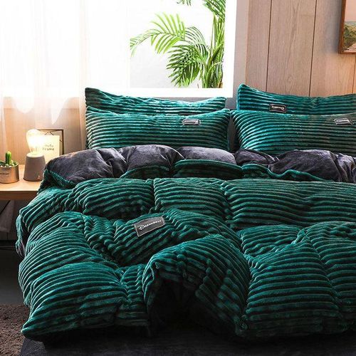 4PC Coral Velvet Duvet Set With 1 Bedsheet, 2Pillowcases And 1Duvet 5*6 - Green