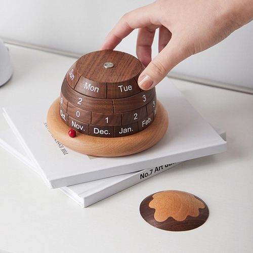 Wooden Desktop Calendar Artwork Table Accessories Rotating
