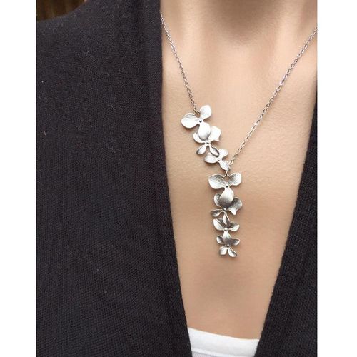 New Trend Sliver Color Flowers Elegant Temperament Pendant Necklace For Women Jewelry Wedding Party Birthday