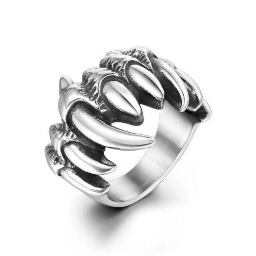 Retro Titanium Steel Skull Personality Ring Ghost Hand Boys and Girls Punk Ring Manufacturer Source Sa420