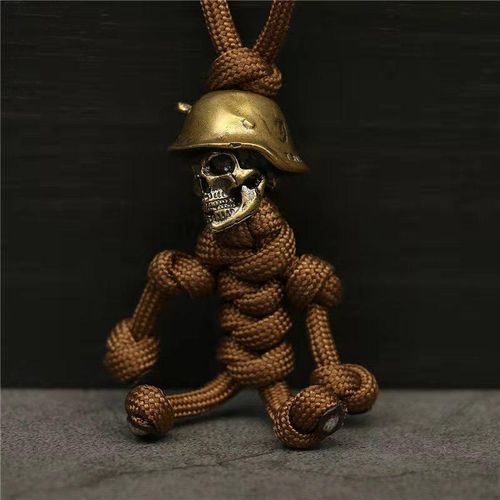 1pc Skull Head Keychain Car Biker Helmet Pendant Keychain Braided Rope Paracord Buddy Bag Hanging Backpack Doll Toy