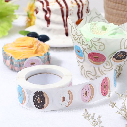 500pcs Roll Donut Pattern Stickers Self-adhesive