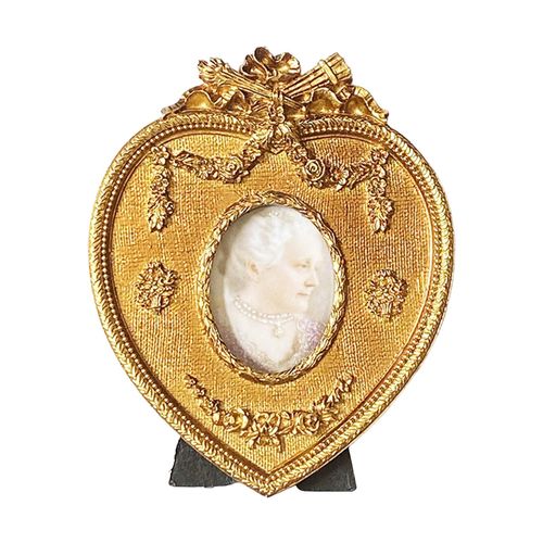 Photo Frame Elegant  Standing Or Wall Mounting Tabletop