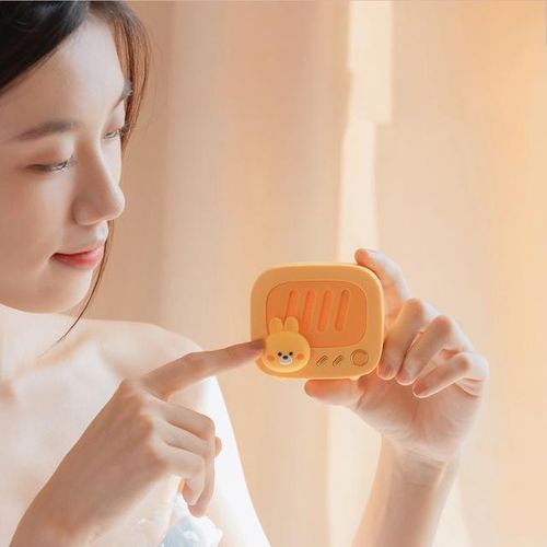 Portable Mini Cartoon Wireless Bluetooth Speaker Built-In Microphone For Connection Calls Cute Bear Family Decoration Subwoofer