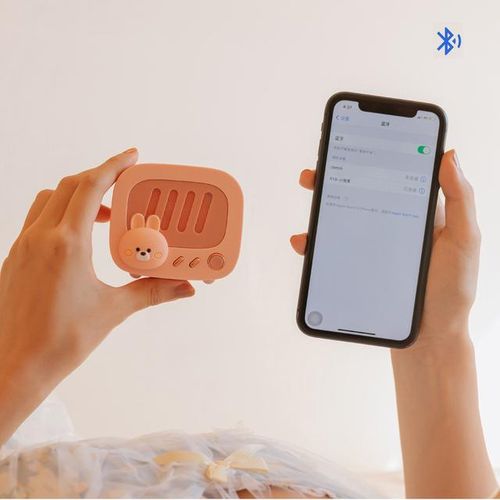 Portable Mini Cartoon Wireless Bluetooth Speaker Built-In Microphone For Connection Calls Cute Bear Family Decoration Subwoofer