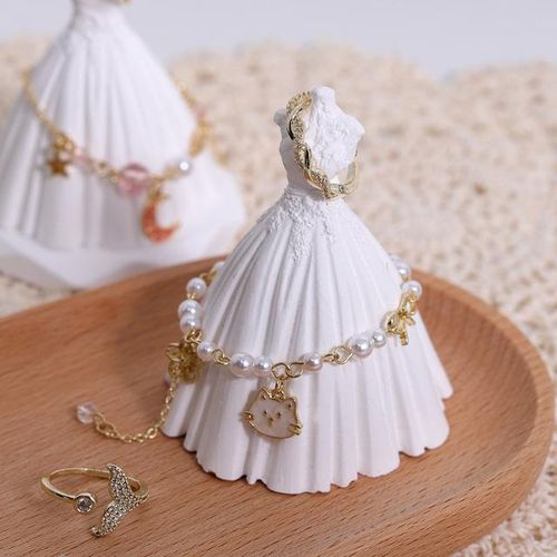 Plaster Wedding Dress Jewelry Bracelet String Ring Frame Photography Posing Shooting Props Taking Pictures Background Decoration