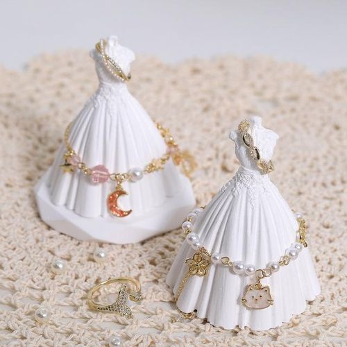 Plaster Wedding Dress Jewelry Bracelet String Ring Frame Photography Posing Shooting Props Taking Pictures Background Decoration