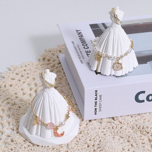 Plaster Wedding Dress Jewelry Bracelet String Ring Frame Photography Posing Shooting Props Taking Pictures Background Decoration