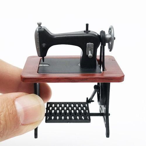 Mini Dollhouse Furniture Sewing Machine Model Ornament Tailor Toy Red