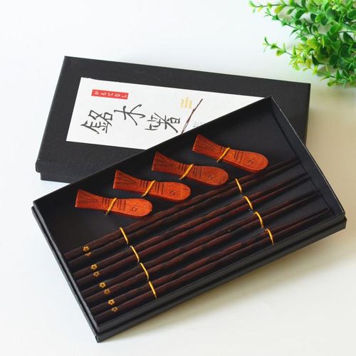 New arrivals in stock Japanese wooden chopsticks gift box set 4 pairs of chopsticks chopstick holder combination gift set A golden flower gift box