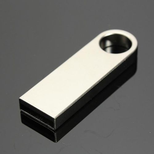 USB 32GB Flash Drive  32GB - Silver