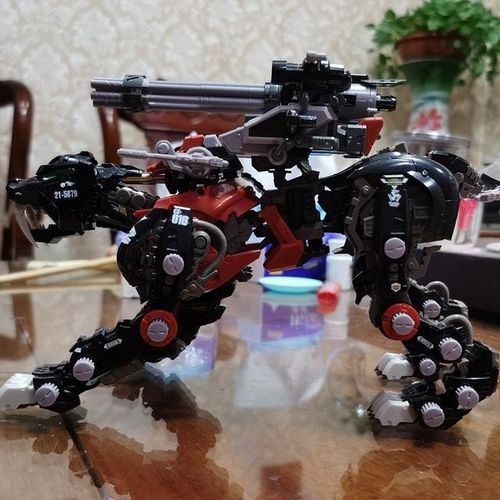 BT Building Kits ZOIDS EZ-016 Black Gatlin Saber Tiger Schwalz Ver. 1:72 Scale Full Action Plastic Kit Assemble Model Best