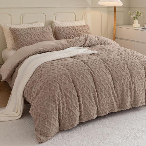 3 Pieces Shaggy Bedding Set Includes 1 Faux Fur Duvet Cover + 2 Fur Pillowcases Brown