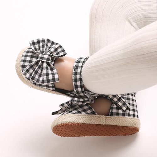 Spring and summer 0-1 year old female baby princess shoes black and white checkered breathable and comfortable soft sole anti slip learning single shoe