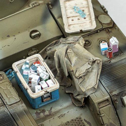 LIANG Model Scene Accessories 0415/0417 Model Mineral Water Bottle Glass Bottle Milk Box Decoration