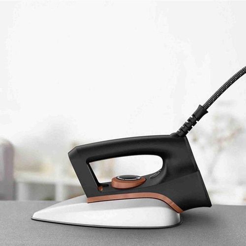 Efficient Dry Iron For Removing All Wrinkles From Fabrics - Multiplecolor