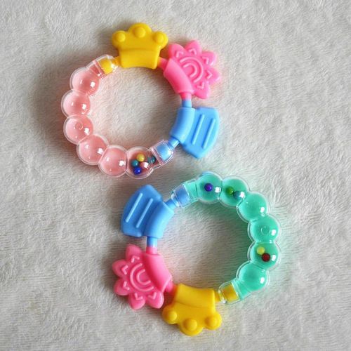 Fashion Baby Rattle Teether Silicon Infant Molar Tooth Care Bed Bell Rattles Pacifier Toys Children Shaker Gifts NO5302