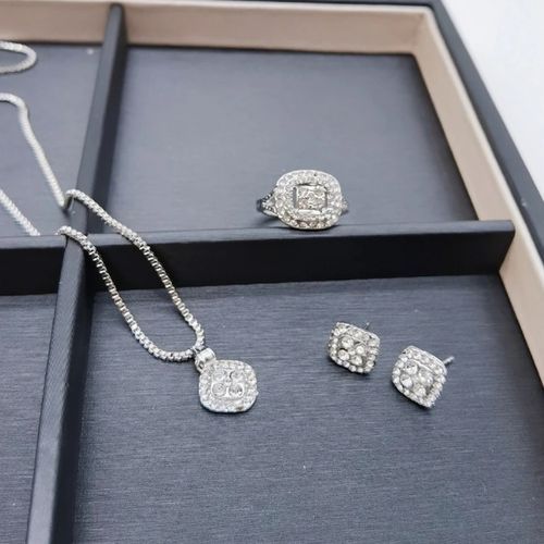 Jewelry Set Full Inlaid Zircon Zinc Alloy Pendant Necklace Diameter Ring Earring