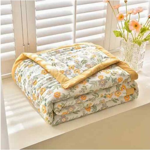 Grace Foam 5*6 Light Weight Quilted Duvet - SQ7 Print May Vary