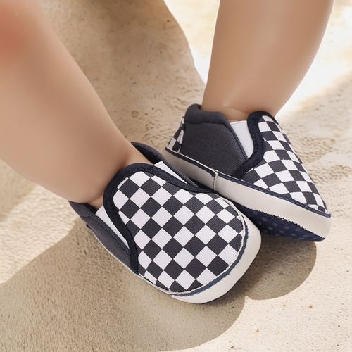 Spring And Autumn Period 0-1 Year Old Newborn Baby Shoes Canvas Bean Shoes Soft Soled Anti Slip And Wear Resistant Sneakers